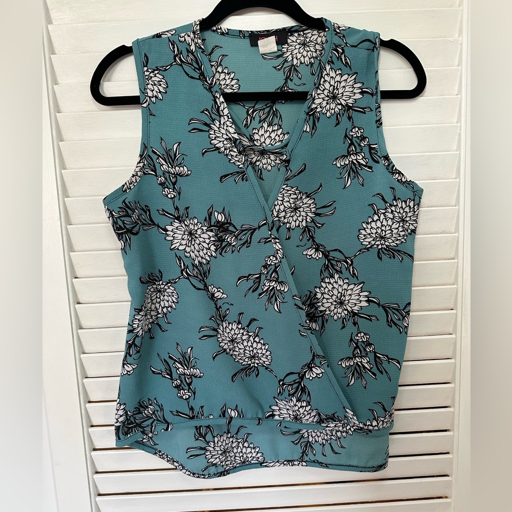Sleeveless Shirt